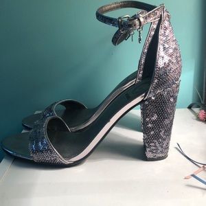 Guess Sequin Heels.